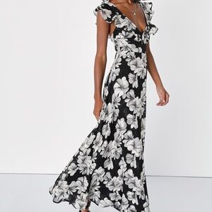 BRAND NEW* Lulu's Black and White Floral Maxi Dress